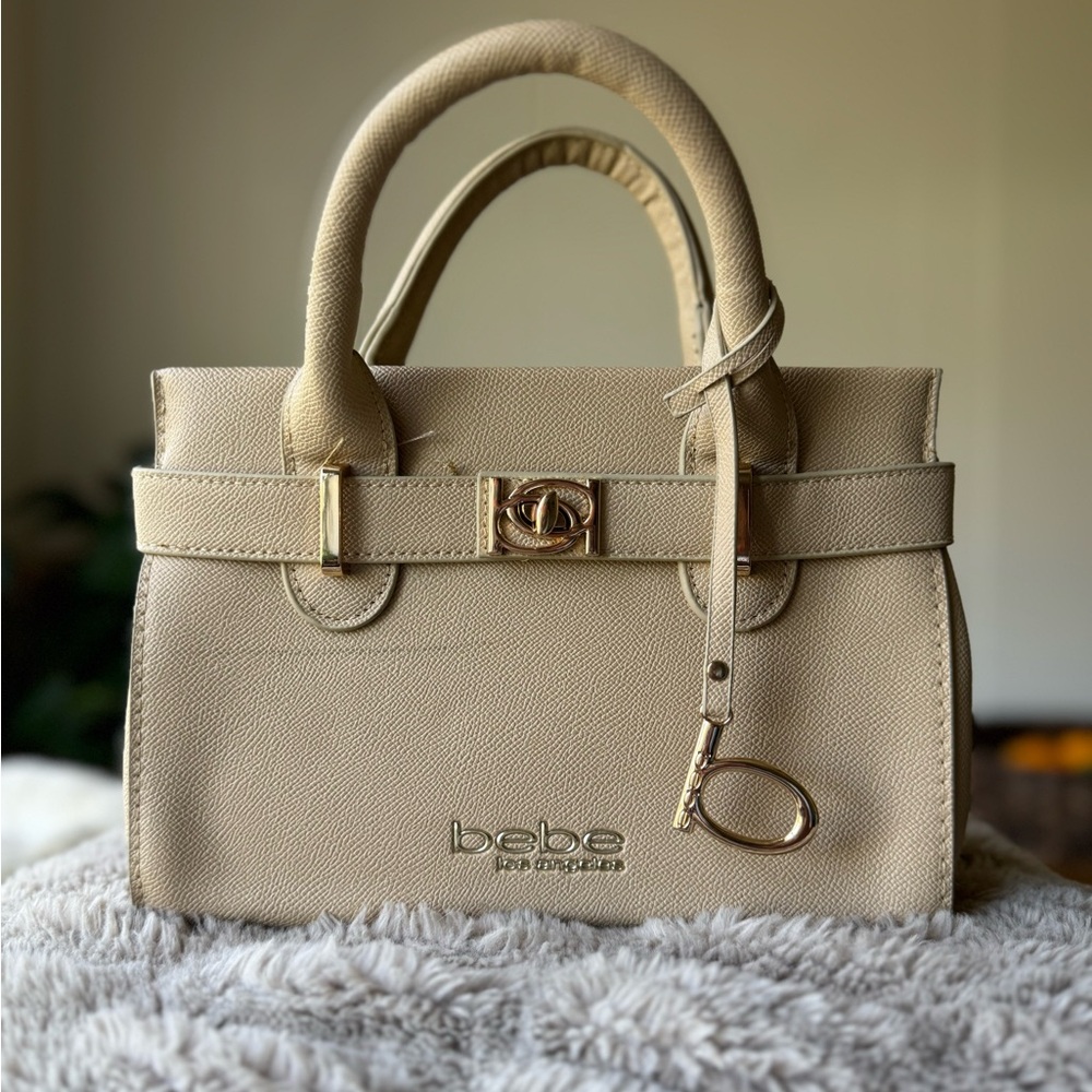 Small Tan/Beige Purse/Bag
